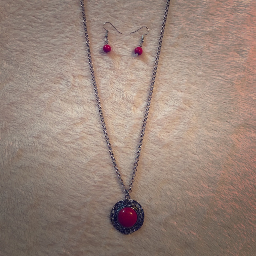 Red Sandstone Necklace and Earrings.